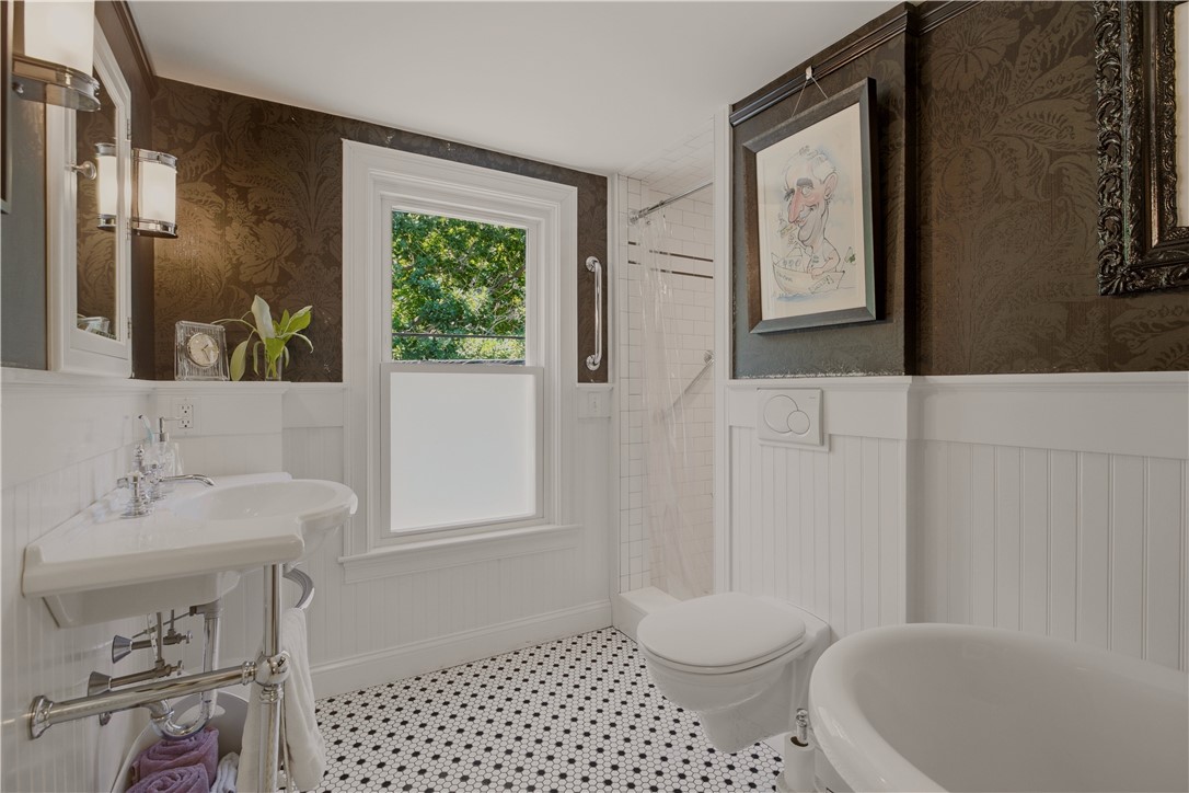 83 Malbone Road Newport, RI 02840 - Photo 29 of 49 Gallery Image 29