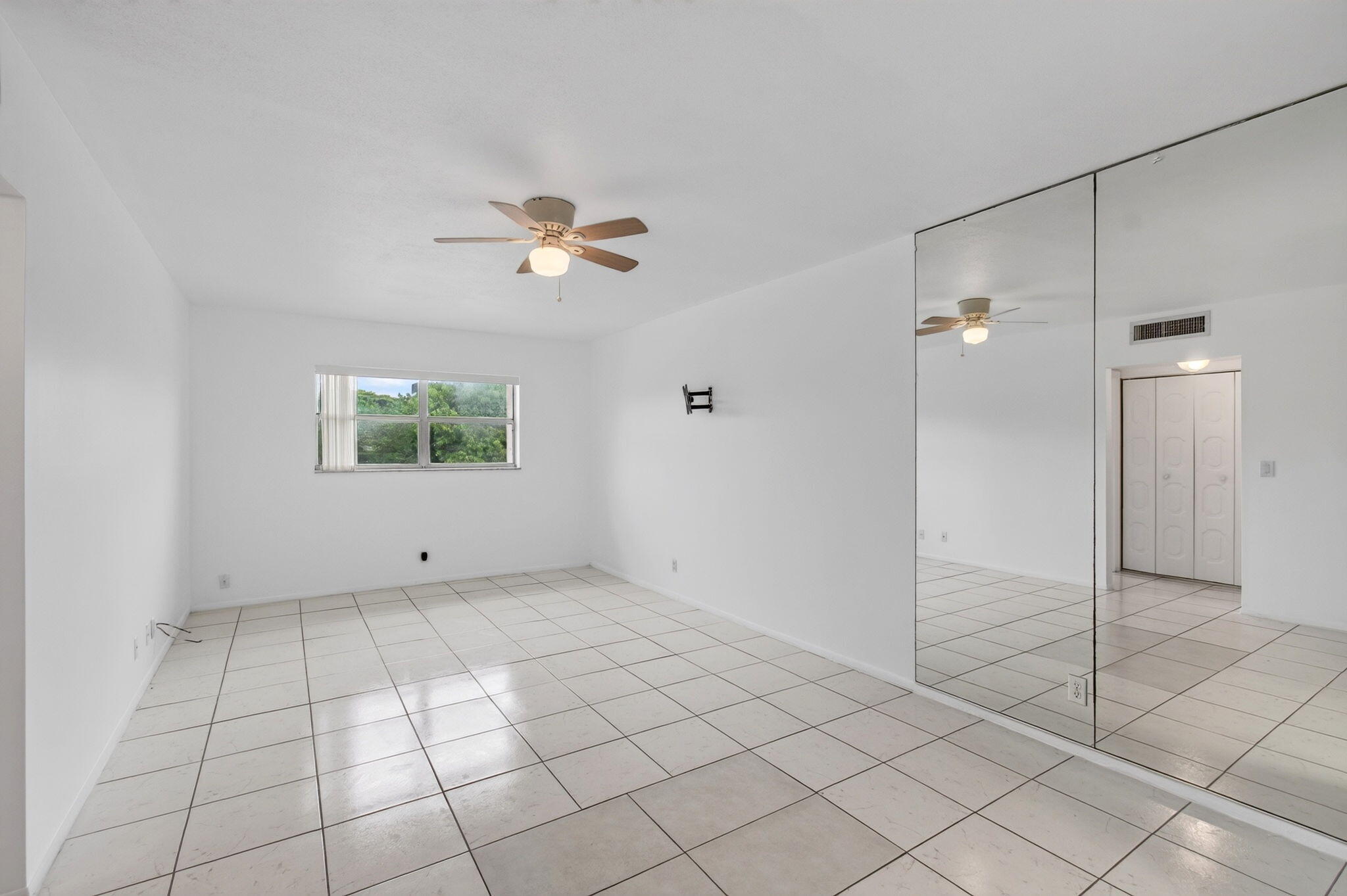 500 Southwest 2nd Avenue, Unit 211 Boca Raton, FL 33432 - Photo 8 of 35 Custom Mirror