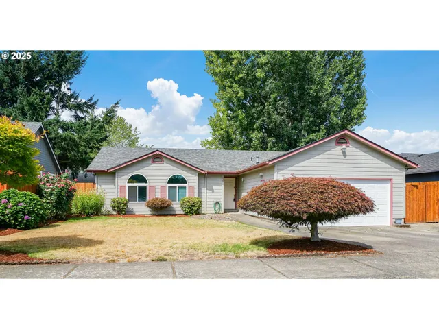 a house view with a outdoor space