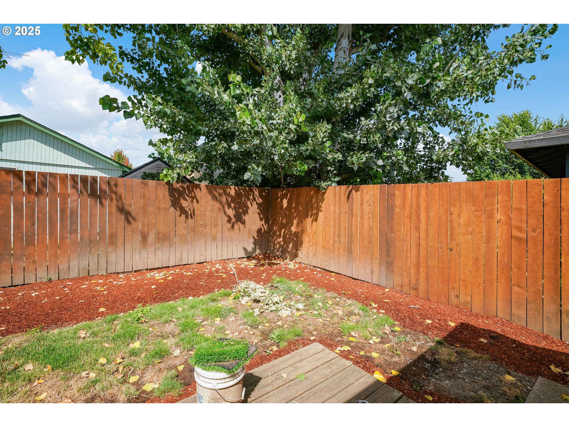5259 Spring Leaf Court North Keizer, OR 97303 - Photo 27 of 30 a view of backyard with a small cabin