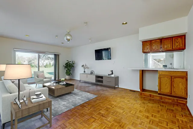 $879,800 | 3820 Kiess Drive, Glenview, IL 60026