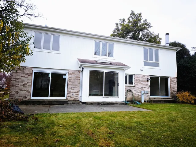 $879,800 | 3820 Kiess Drive, Glenview, IL 60026