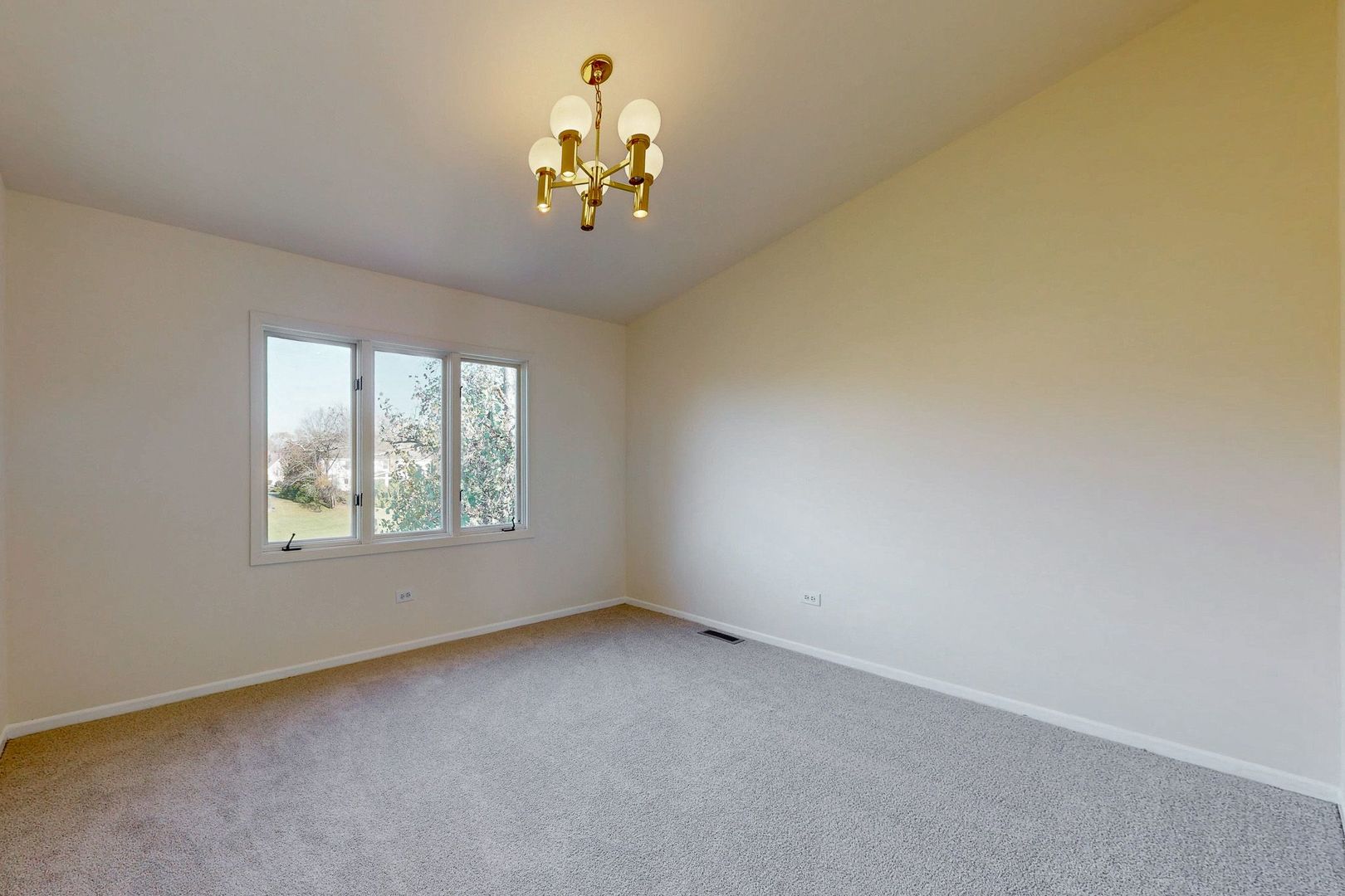 3820 Kiess Drive Glenview, IL 60026 - Photo 27 of 44 an empty room with a window