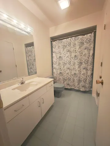 $879,800 | 3820 Kiess Drive, Glenview, IL 60026