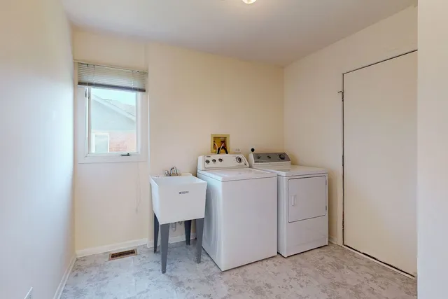 $879,800 | 3820 Kiess Drive, Glenview, IL 60026