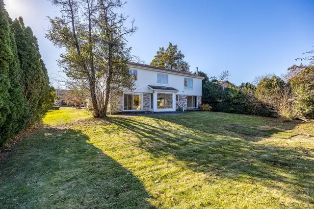 $879,800 | 3820 Kiess Drive, Glenview, IL 60026