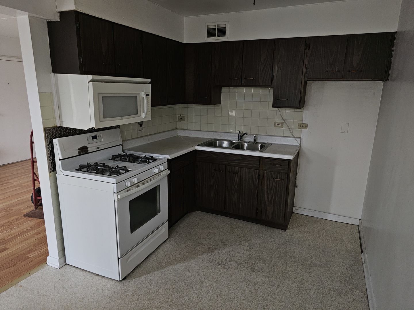 3101 Bernice Road, Unit 4 Lansing, IL 60438 - Photo 6 of 14 Gallery Image 6