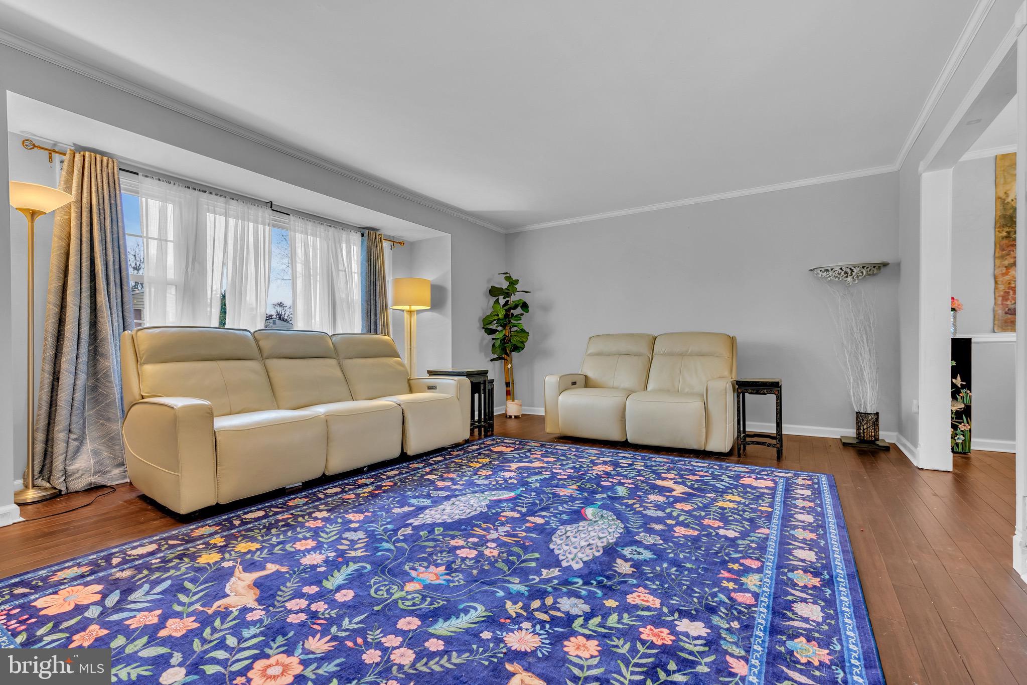 608 Arlington Road Fairless Hills, PA 19030 - Photo 5 of 23 Living Room
