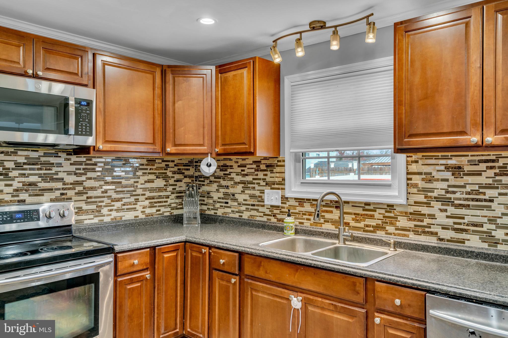 608 Arlington Road Fairless Hills, PA 19030 - Photo 9 of 23 Kitchrn