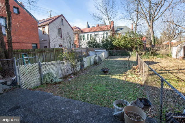 $1,695 | 106 North Maple Avenue, Martinsburg, WV 25401