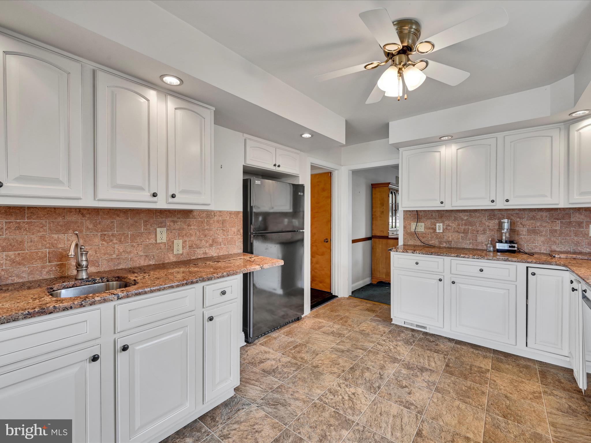 485 Barker Road Springfield, PA 19064 - Photo 8 of 27 Kitchen