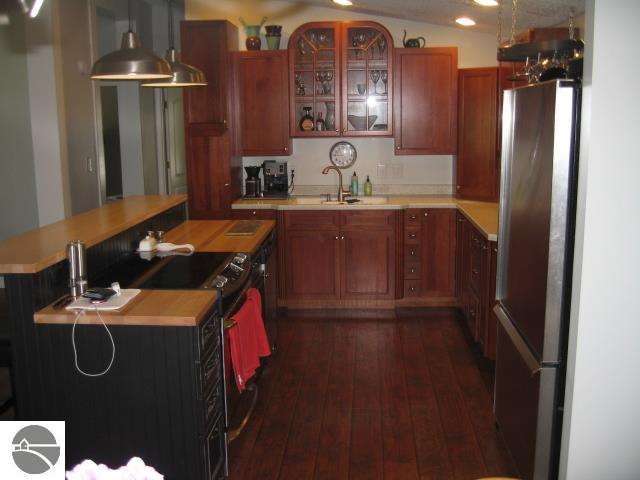 11216 Riley Road Interlochen, MI 49643 - Photo 6 of 13 1748993-5.JPG