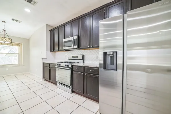 $2,000 | 3630 Spring Canyon Trail, Round Rock, TX 78681