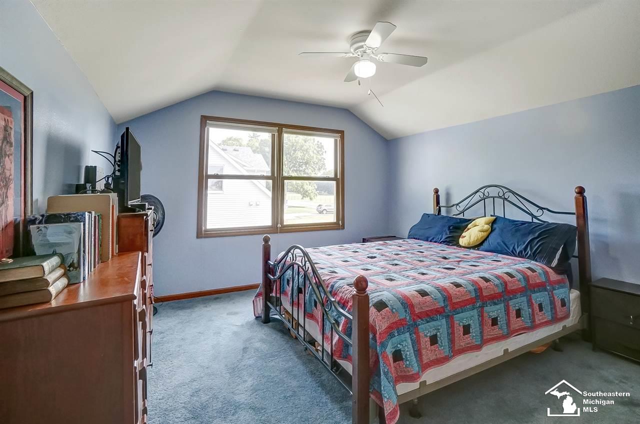 6261 Jackman Road Temperance, MI 48182 - Photo 12 of 32 50017189-12.JPG