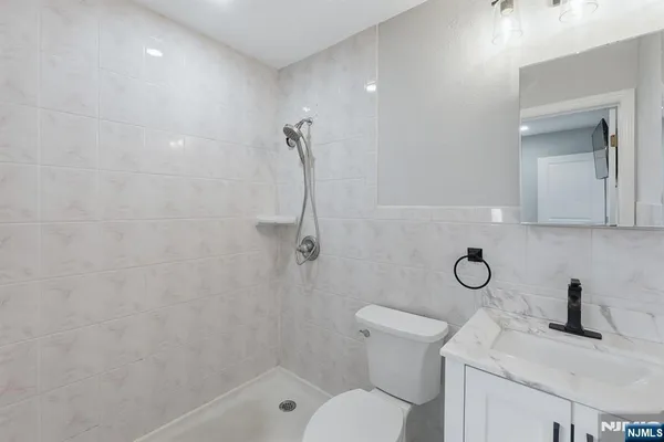 $259,000 | 9 Vreeland Street, Unit 2F, Hackensack, NJ 07601