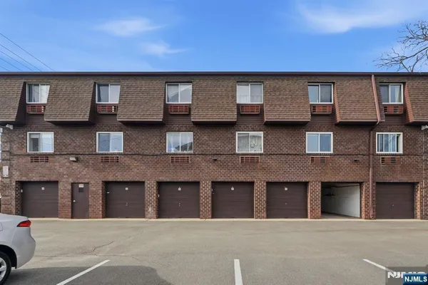 $259,000 | 9 Vreeland Street, Unit 2F, Hackensack, NJ 07601