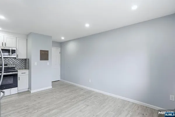 $259,000 | 9 Vreeland Street, Unit 2F, Hackensack, NJ 07601