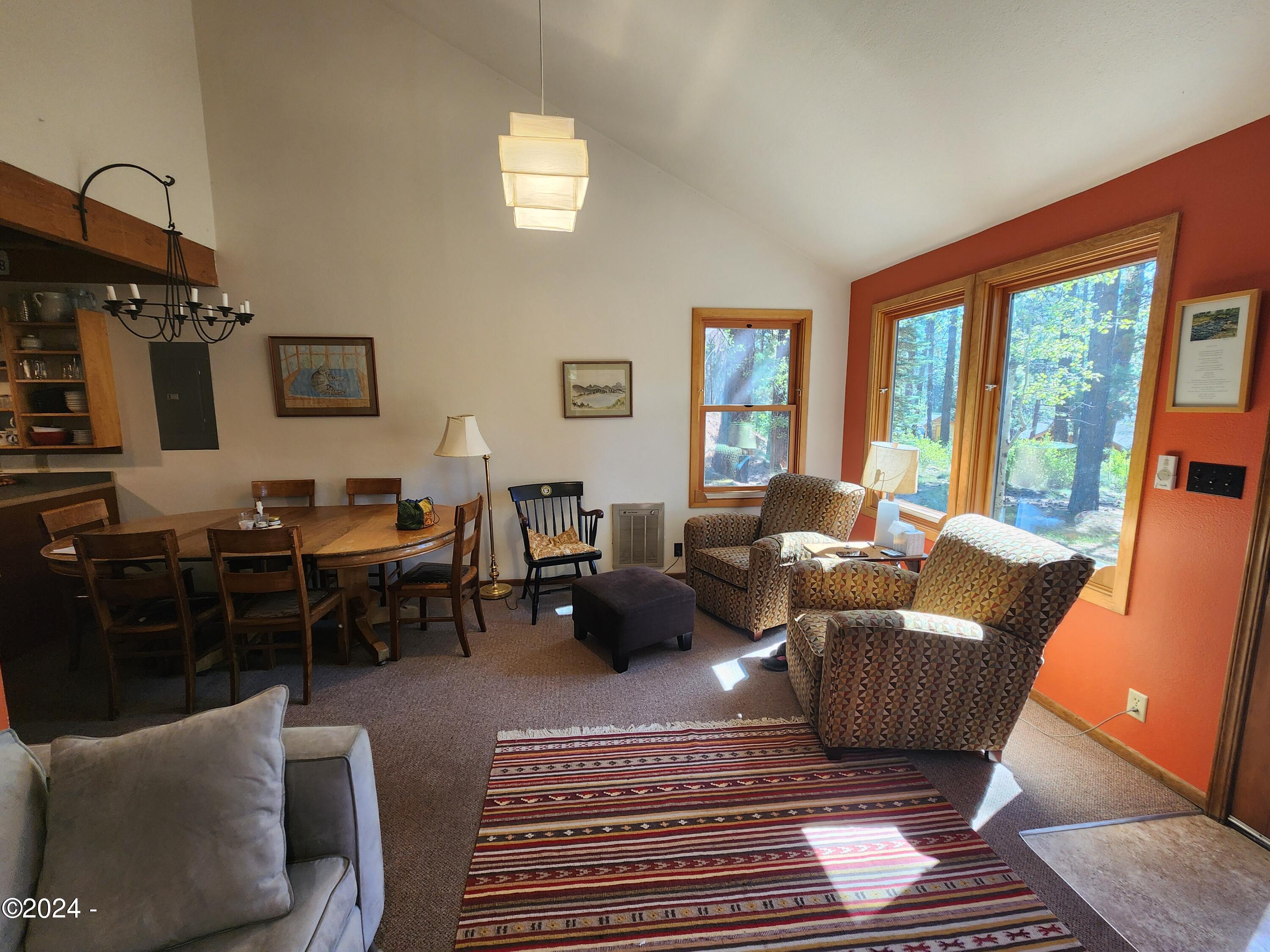 56986 Besson Road Bend, OR 97707 - Photo 15 of 27 Living Room