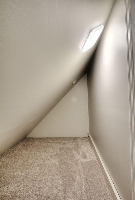 149 Old Ridge Road Kingston, TN 37763 - Photo 30 of 39 Cool nooks are off each bdrm upstairs