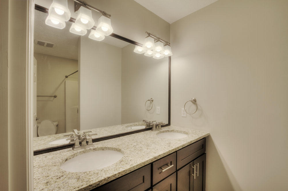 149 Old Ridge Road Kingston, TN 37763 - Photo 31 of 39 Full Bath up with dual vanity