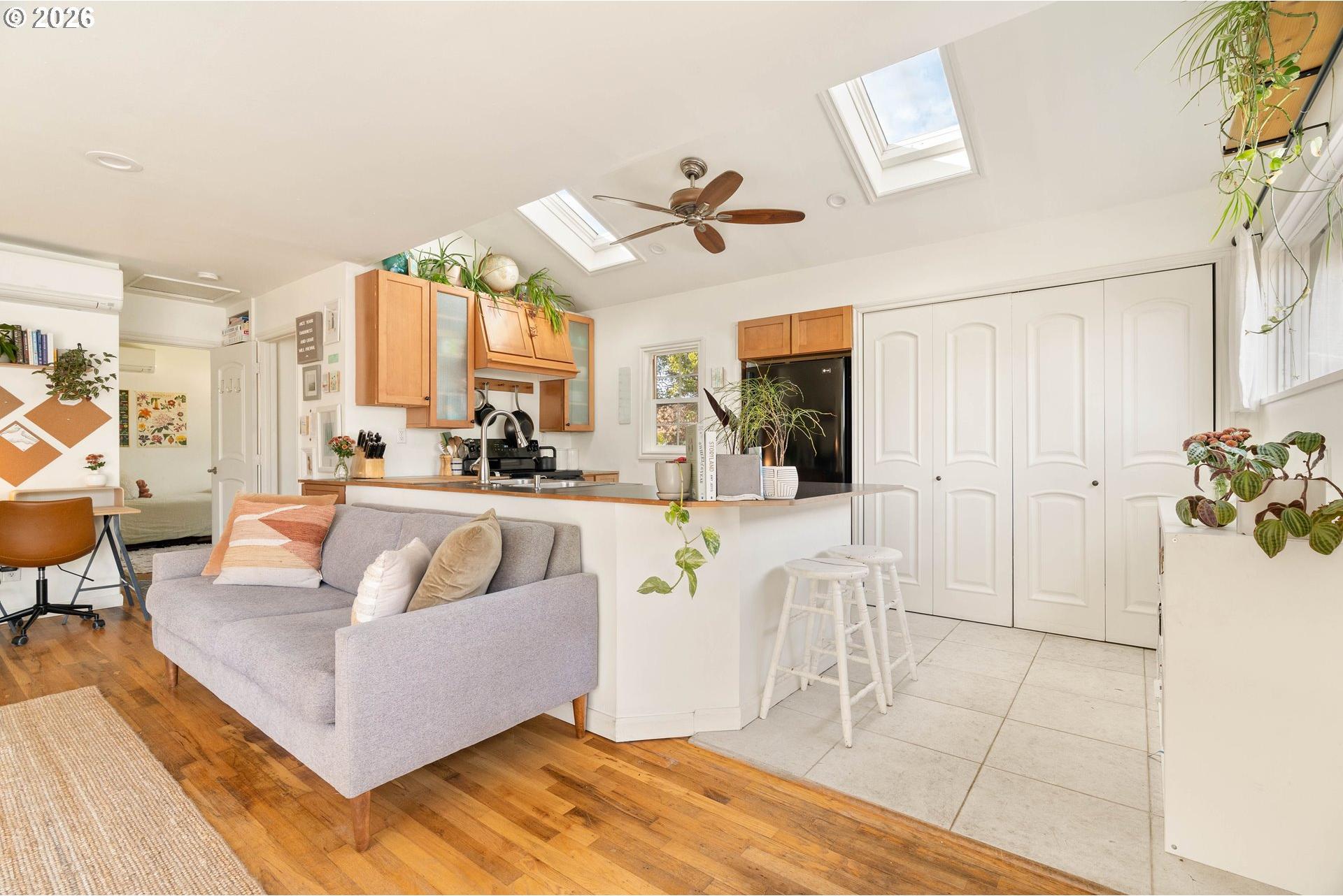 7723 Southeast Reedway Street Portland, OR 97206 - Photo 5 of 23 Gallery Image 5