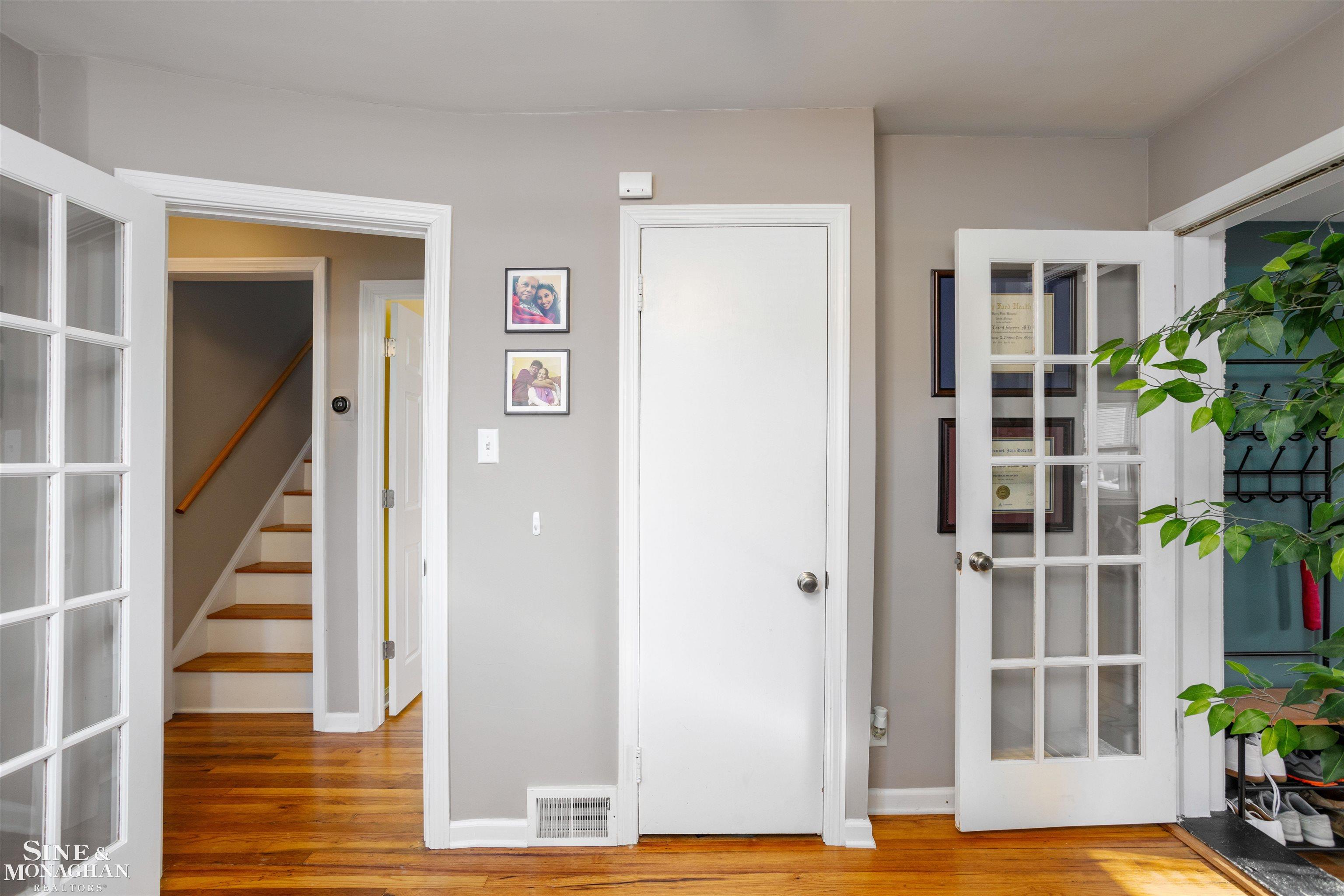 1849 Hampton Road Grosse Pointe Woods, MI 48236 - Photo 21 of 42