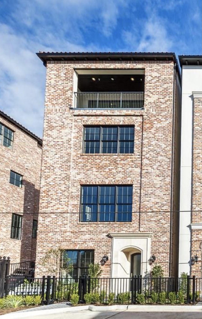 19 Robita Street Houston, TX 77019 - Photo 2 of 10