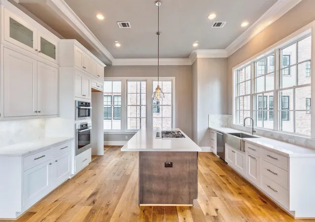 $5,800 | 19 Robita Street, Houston, TX 77019