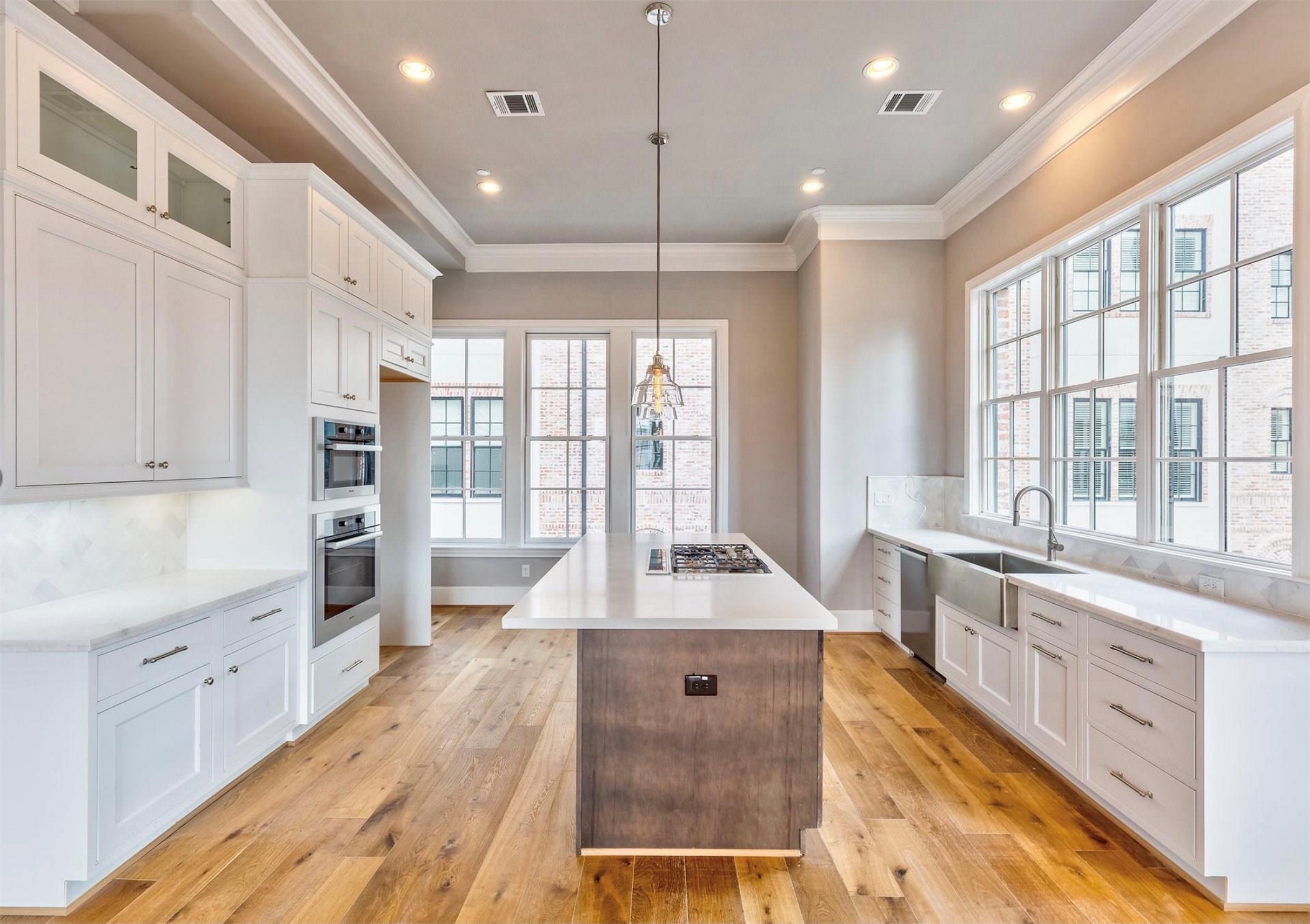 19 Robita Street Houston, TX 77019 - Photo 6 of 10