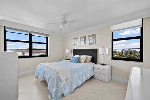 $949,900 | 911 Ocean Drive, Unit 506, North Palm Beach, FL 33408