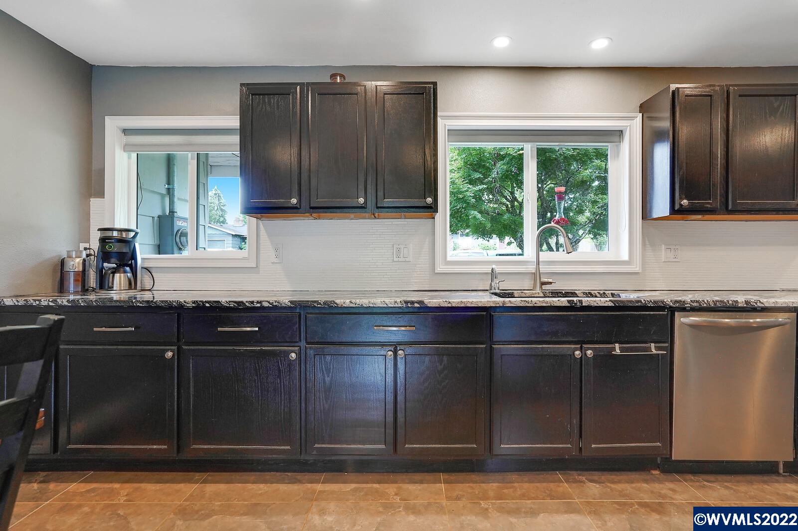 3946 Dakota Road Southeast Salem, OR 97302 - Photo 10 of 38 Gallery Image 10