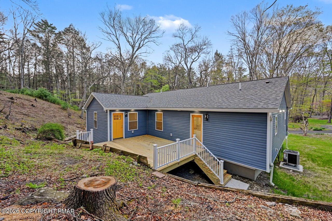 1131 Mink Court Bushkill, PA 18324 - Photo 9 of 81 1131 Mink Ct 03 Large