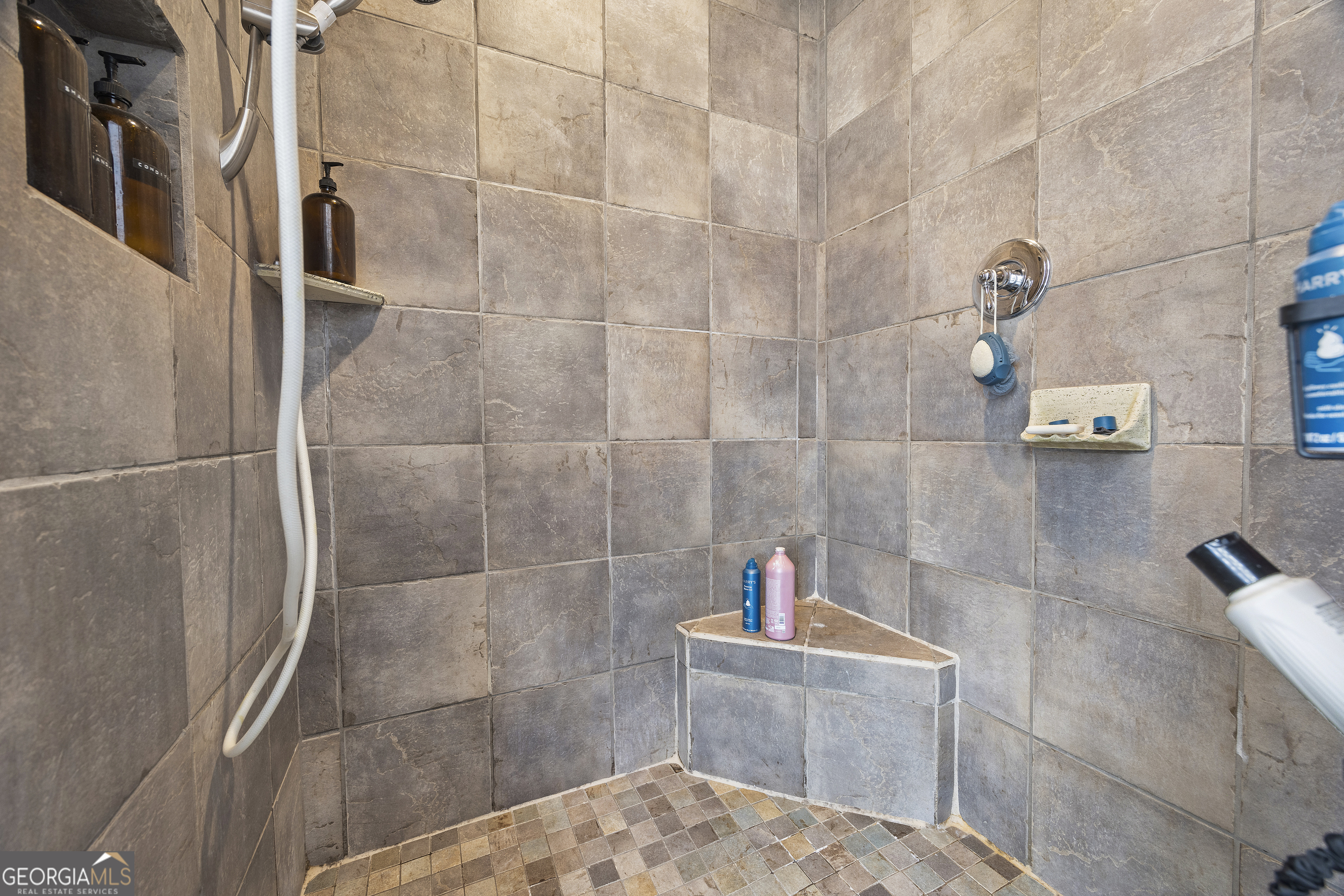 2565 New Franklin Church Road Canon, GA 30520 - Photo 28 of 168 a bathroom with a shower