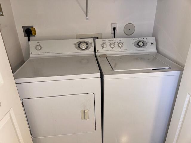 6092 Petunia Road Delray Beach, FL 33484 - Photo 9 of 16 LAUNDRY