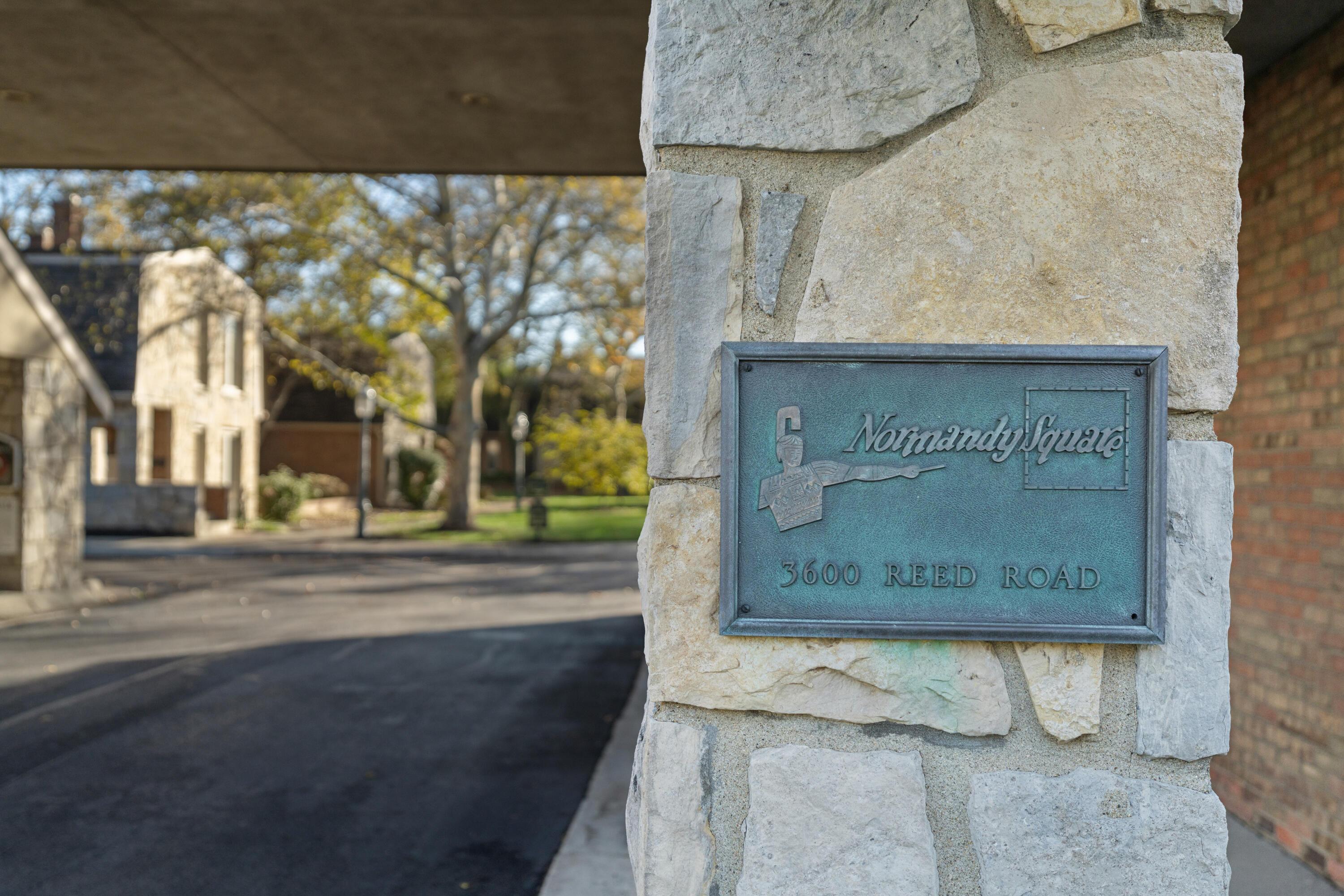 3600 Reed Road, Unit 15 Columbus, OH 43220 - Photo 41 of 41 Entrance of Neighborhood