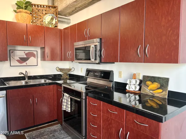 $375,000 | 114 West Adams Street, Unit 1007, Phoenix, AZ 85003