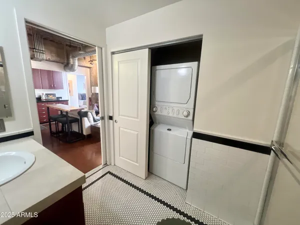 $375,000 | 114 West Adams Street, Unit 1007, Phoenix, AZ 85003