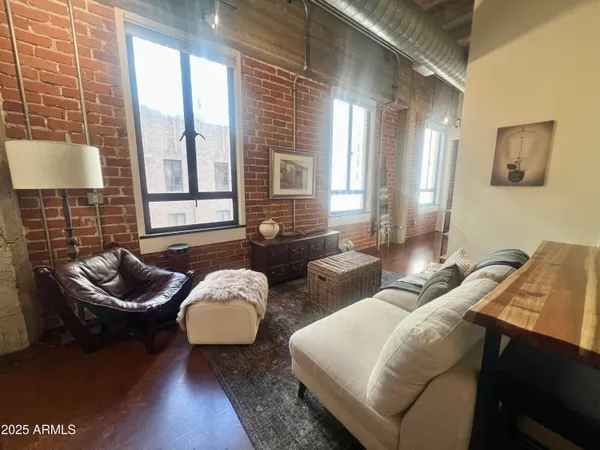 $375,000 | 114 West Adams Street, Unit 1007, Phoenix, AZ 85003