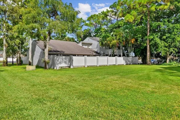 $3,000 | 12875 Spinnaker Lane, Wellington, FL 33414
