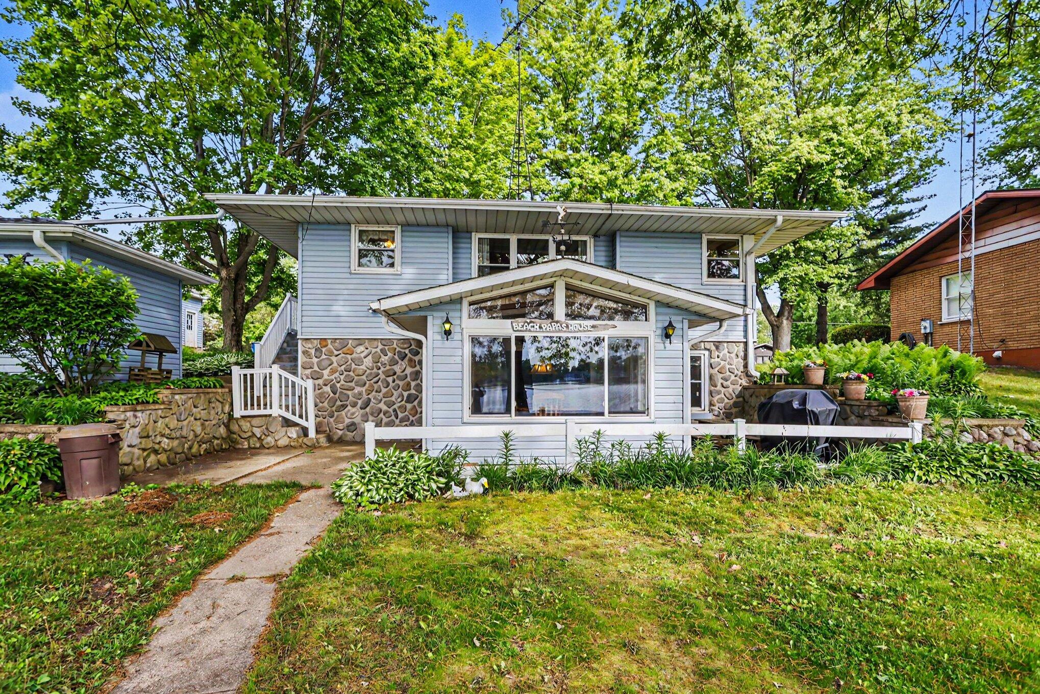 60779 West Oak Drive Decatur, MI 49045 - Photo 2 of 31 EXTERIOR - LAKESIDE