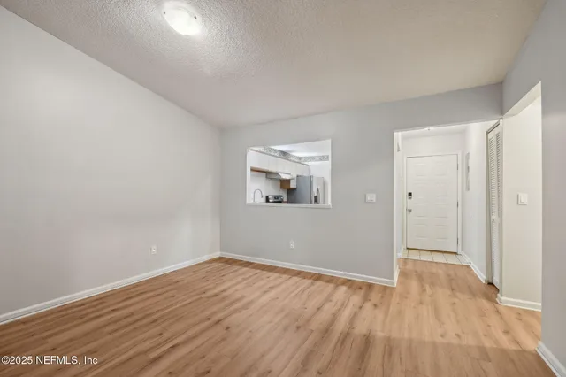 $1,400 | 85 Debarry Avenue, Unit 2032, Orange Park, FL 32073