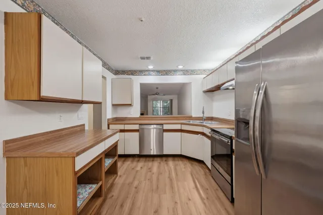 $1,400 | 85 Debarry Avenue, Unit 2032, Orange Park, FL 32073