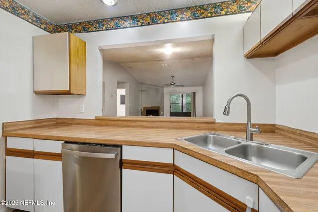 $1,400 | 85 Debarry Avenue, Unit 2032, Orange Park, FL 32073