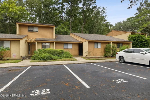 $1,400 | 85 Debarry Avenue, Unit 2032, Orange Park, FL 32073