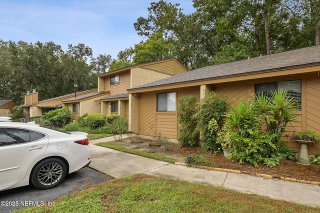 $1,400 | 85 Debarry Avenue, Unit 2032, Orange Park, FL 32073