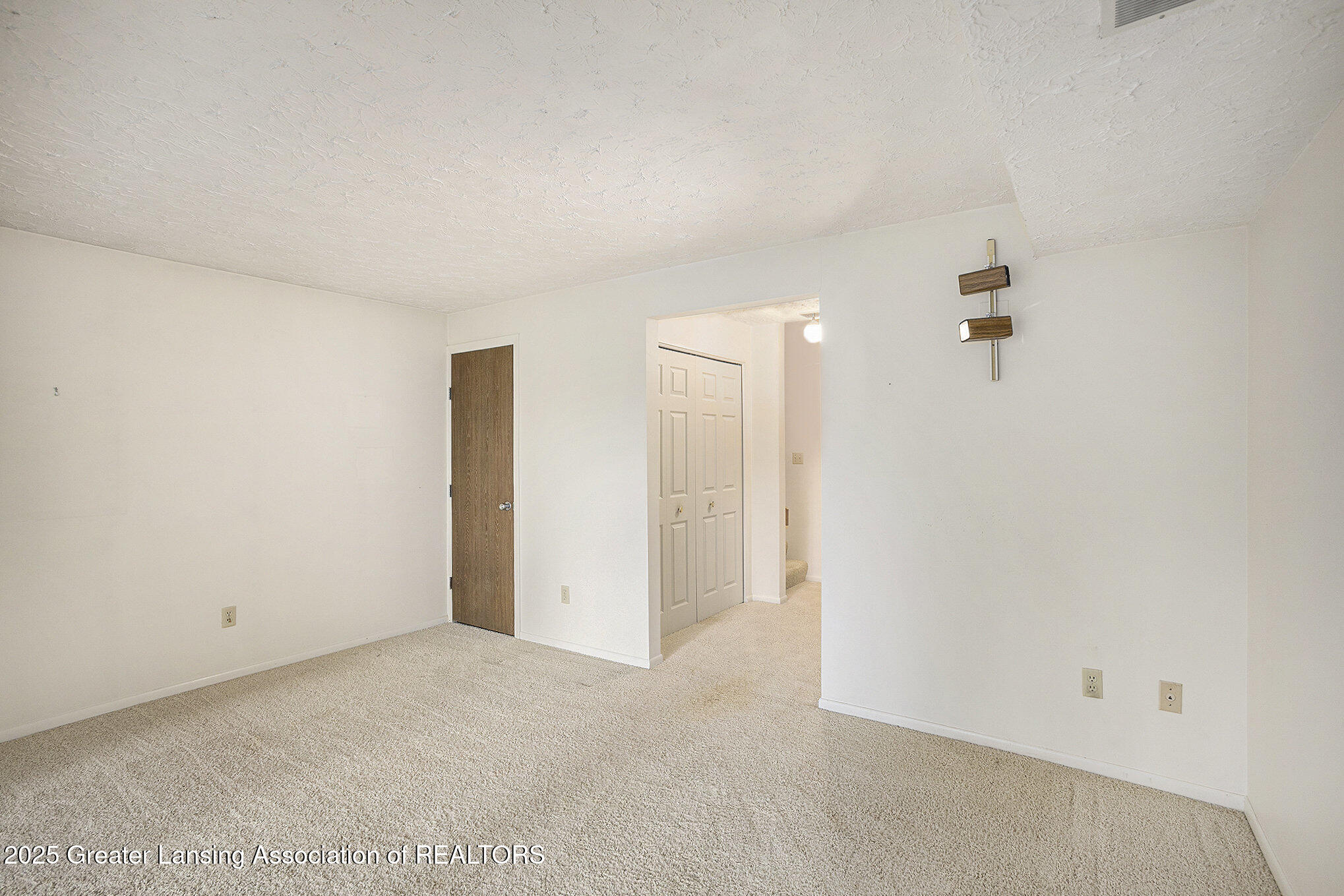 1206 Academic Way Haslett, MI 48840 - Photo 15 of 25 Family Room