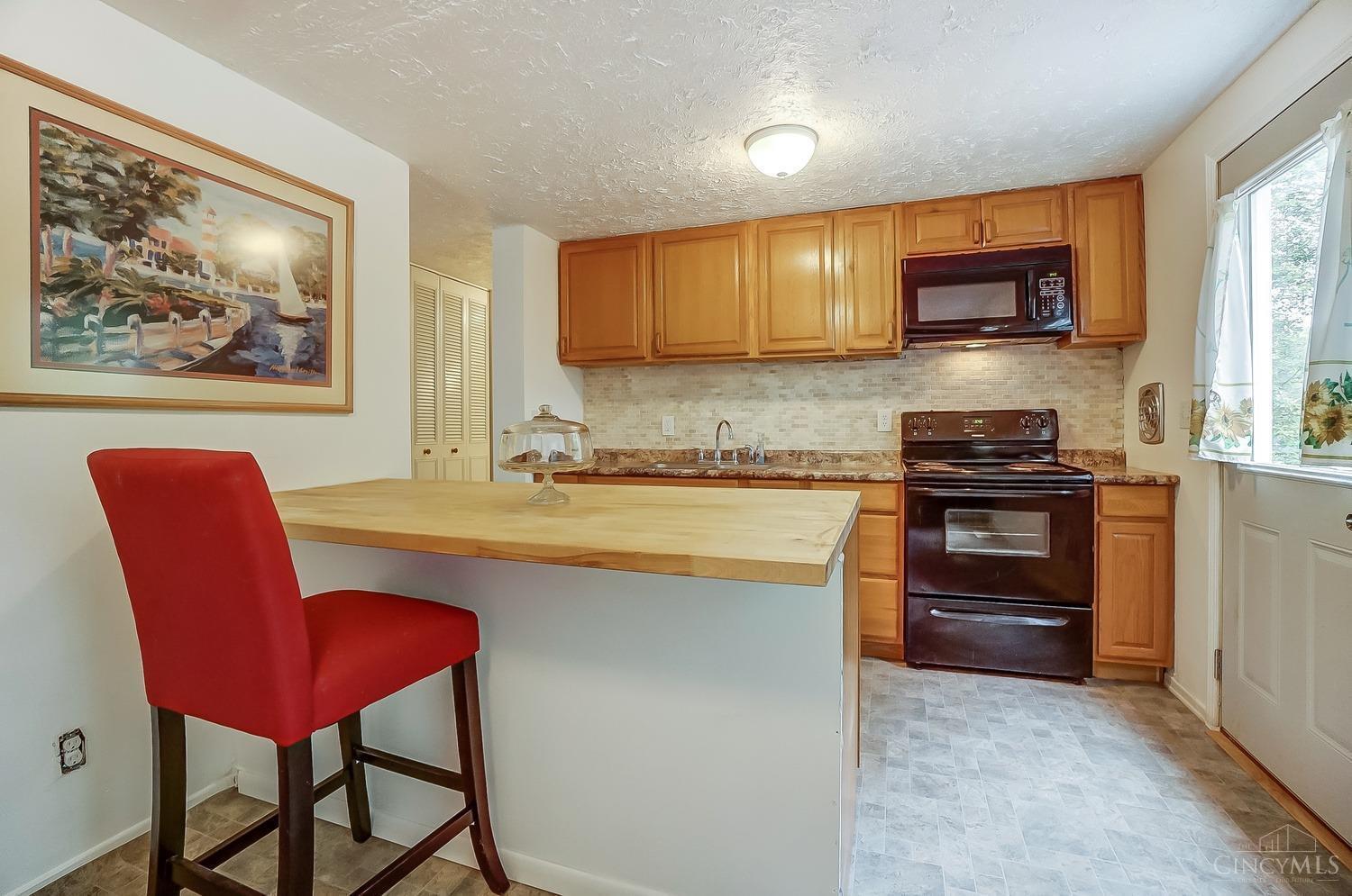 1373 Wade Road Milford, OH 45150 - Photo 10 of 30 Gallery Image 10