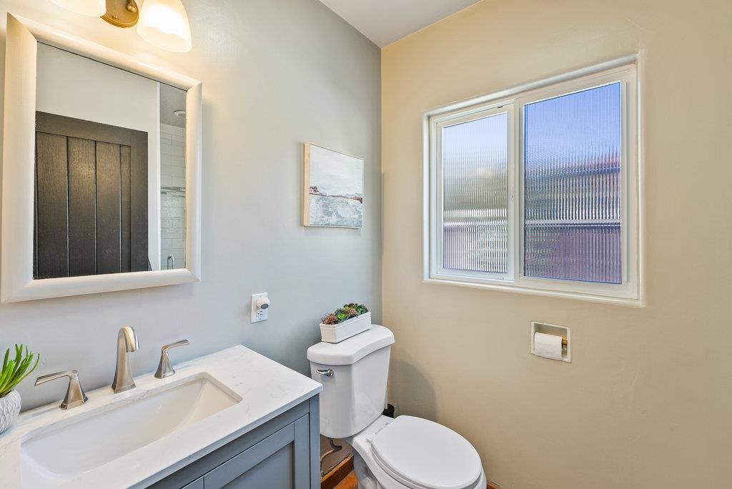 201 Venetian Road Aptos, CA 95003 - Photo 18 of 38 Gallery Image 18