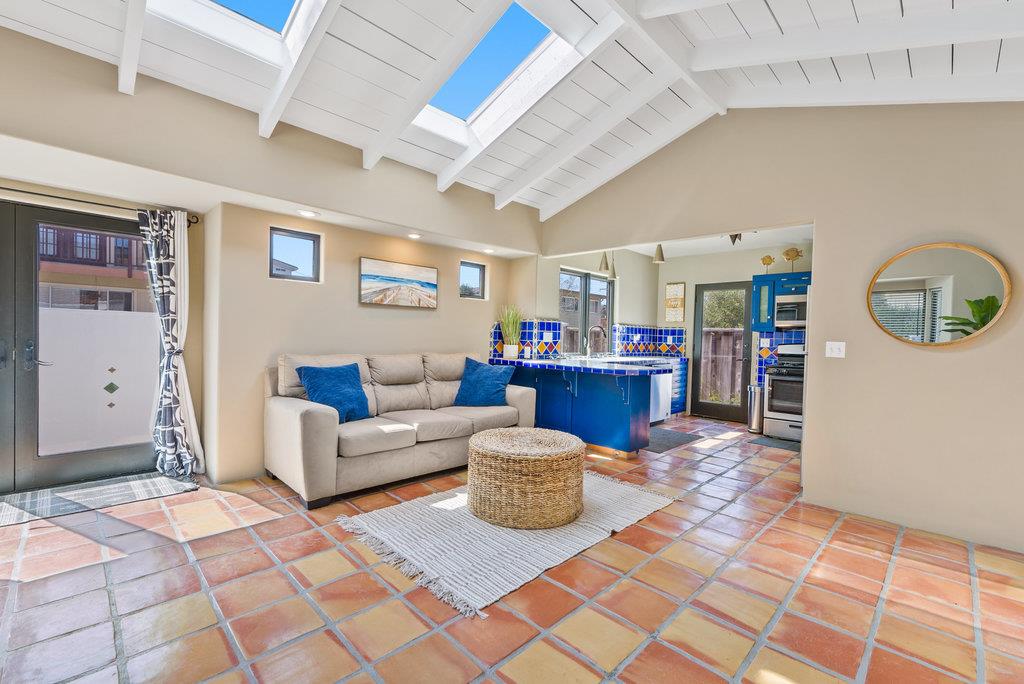 201 Venetian Road Aptos, CA 95003 - Photo 10 of 38 Gallery Image 10