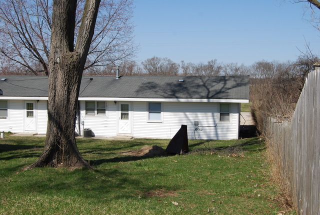 1805 West Southmor Road Morris, IL 60450 - Photo 11 of 13 a view of a house with a yard